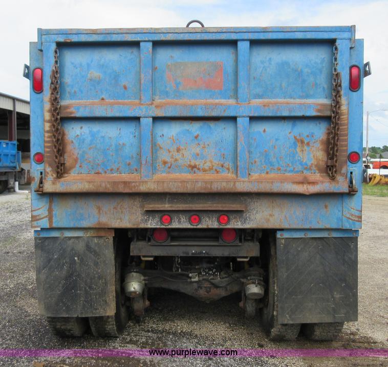image for item D2494 1989 Mack RB688S dump truck