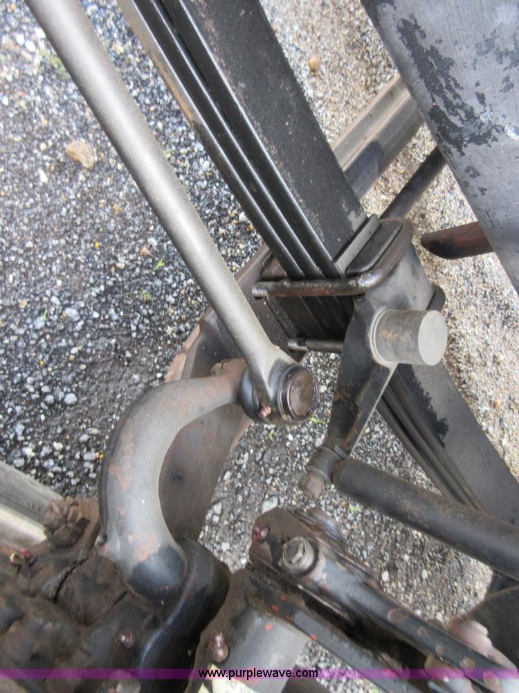 image for item D2494 1989 Mack RB688S dump truck