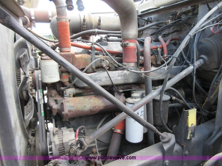 image for item D2494 1989 Mack RB688S dump truck