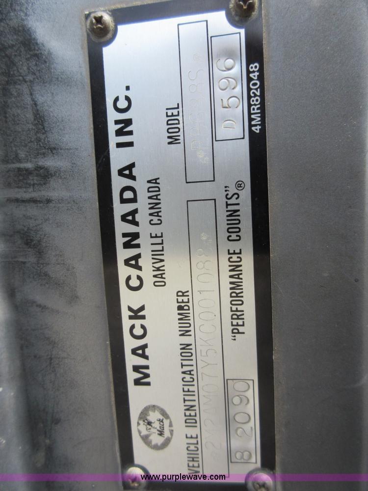 image for item D2494 1989 Mack RB688S dump truck