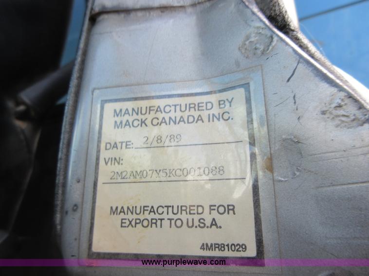 image for item D2494 1989 Mack RB688S dump truck
