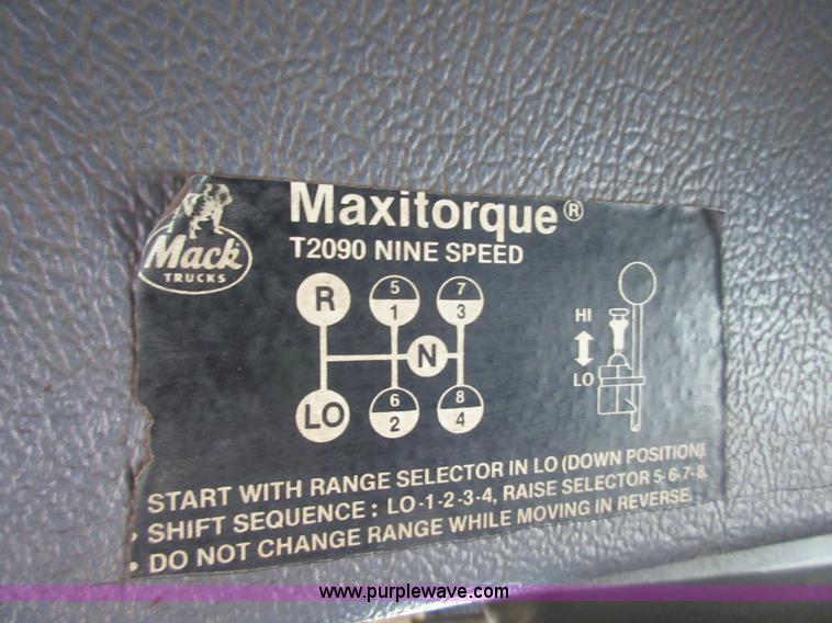 image for item D2494 1989 Mack RB688S dump truck