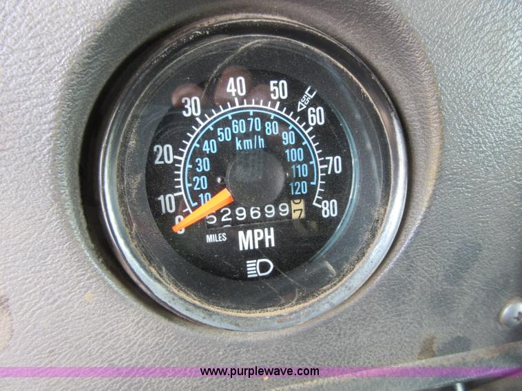 image for item D2494 1989 Mack RB688S dump truck