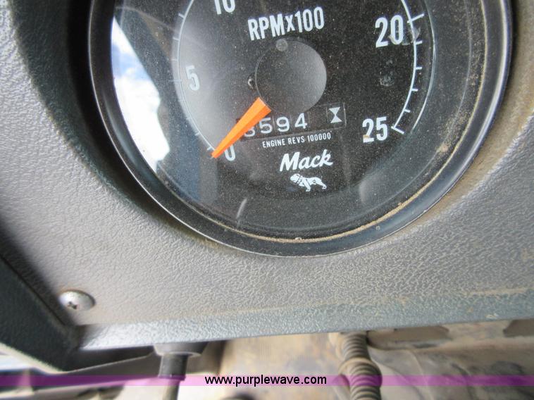 image for item D2494 1989 Mack RB688S dump truck