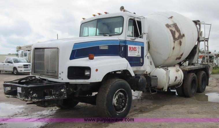 image for item D2495 1997 International 1840 mixer truck