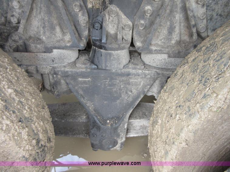 image for item D2495 1997 International 1840 mixer truck