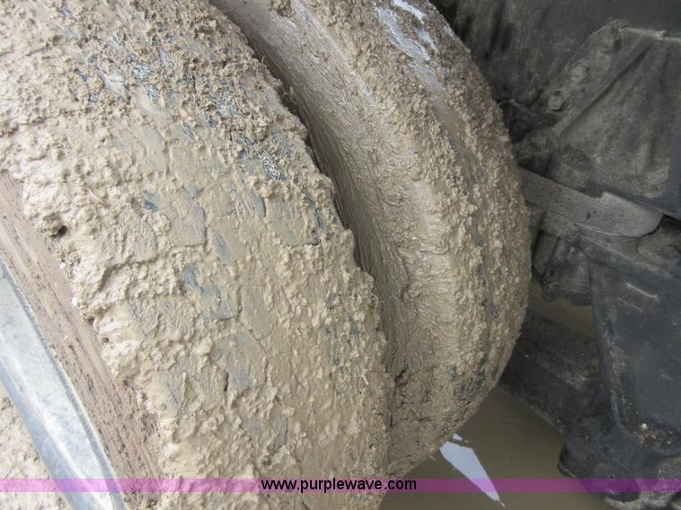 image for item D2495 1997 International 1840 mixer truck