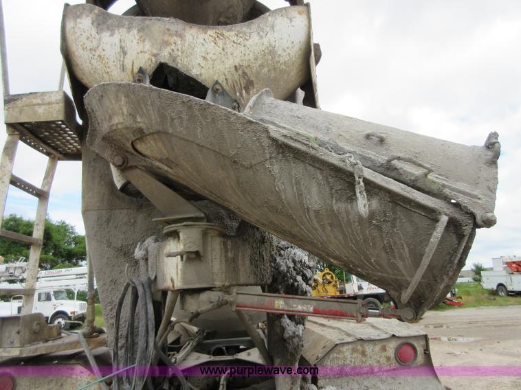 image for item D2495 1997 International 1840 mixer truck