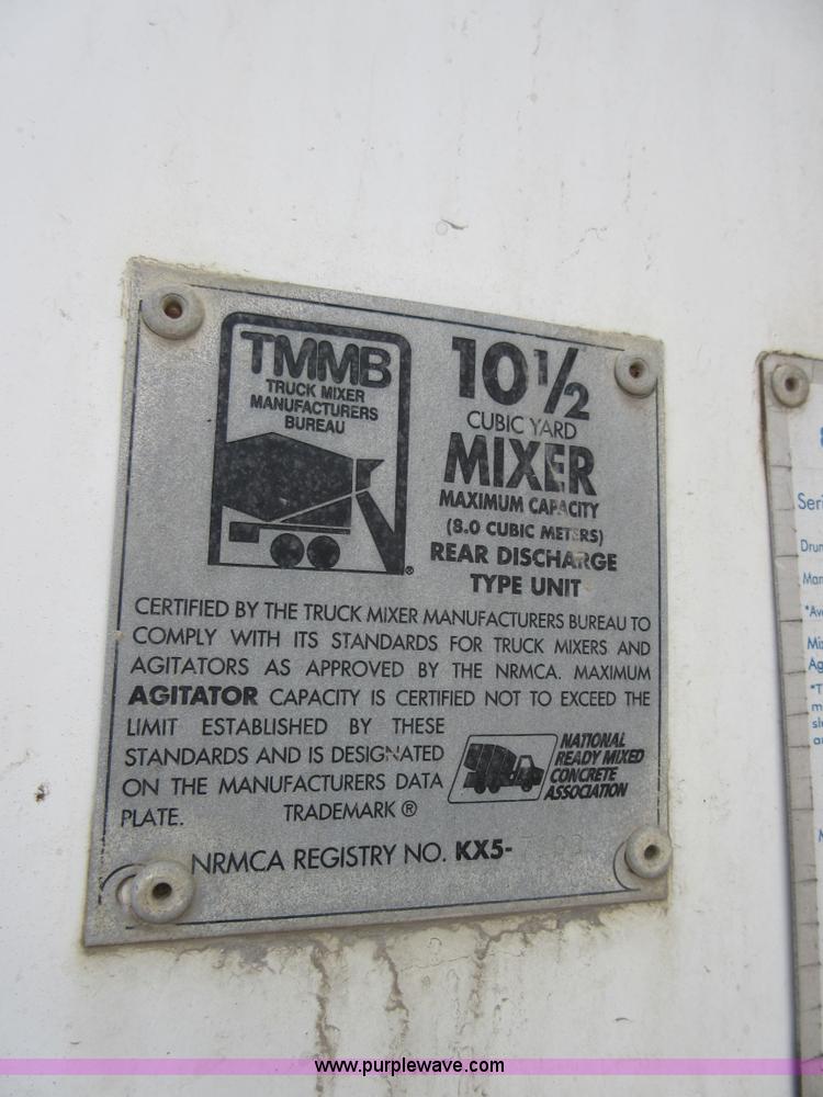 image for item D2495 1997 International 1840 mixer truck