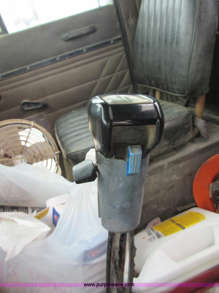 image for item D2495 1997 International 1840 mixer truck