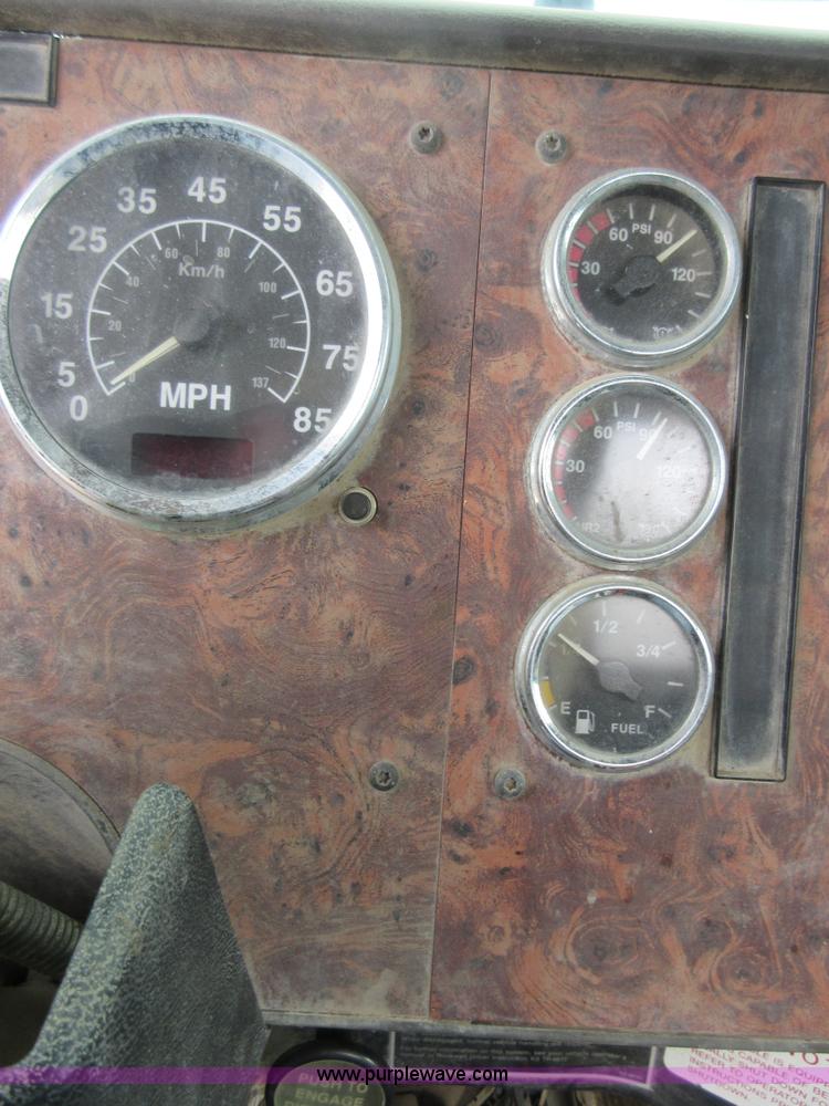 image for item D2495 1997 International 1840 mixer truck