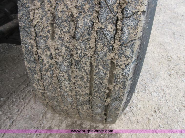 image for item D2495 1997 International 1840 mixer truck