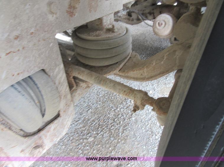 image for item D2496 1985 Mack R686ST dump truck