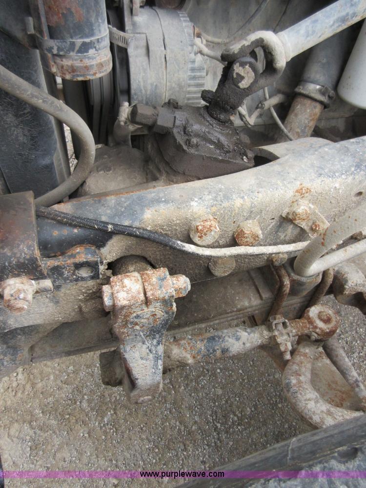 image for item D2496 1985 Mack R686ST dump truck