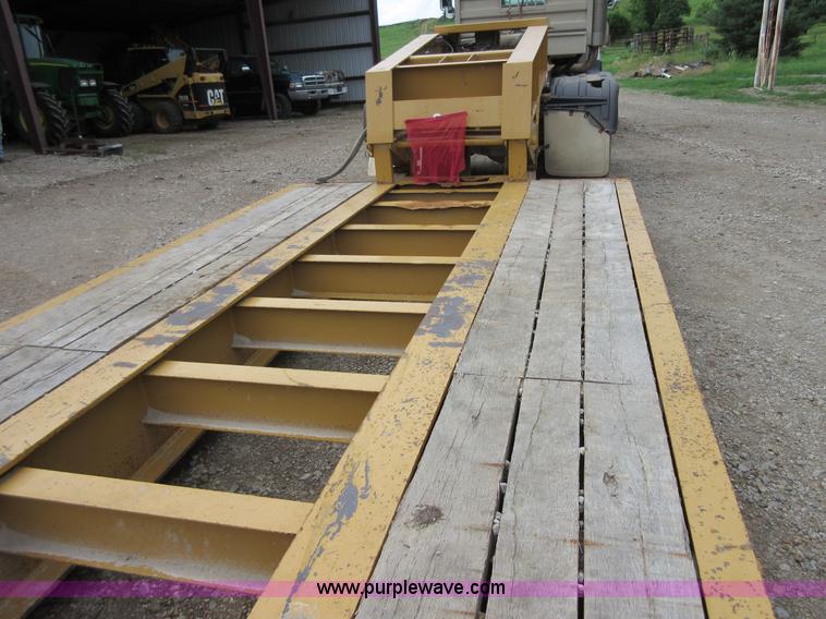 image for item D2497 2014 Whitzco Challenger RG-35 equipment trailer