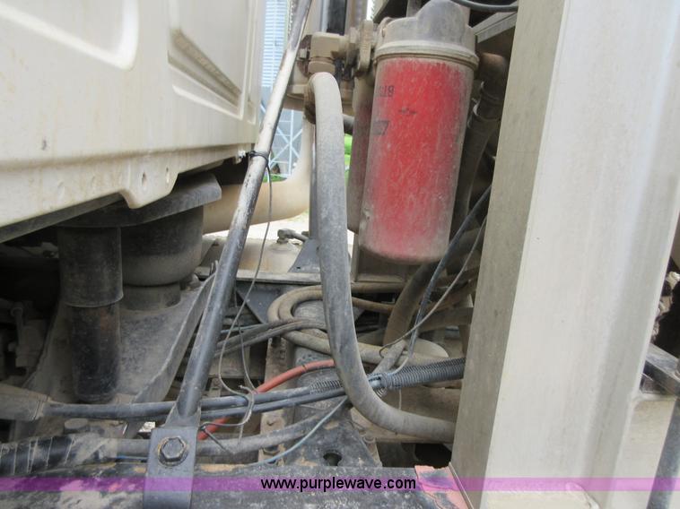 image for item D2498 1998 Mack CH613 semi truck