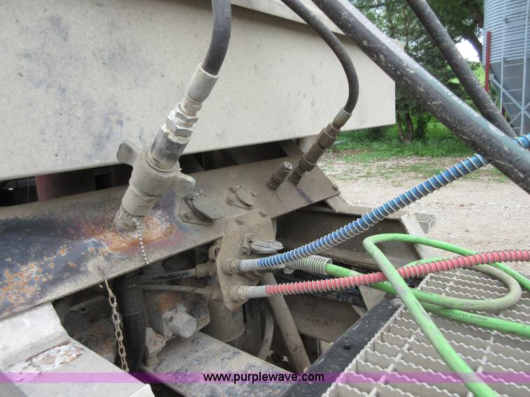 image for item D2498 1998 Mack CH613 semi truck