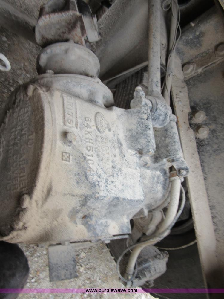 image for item D2498 1998 Mack CH613 semi truck