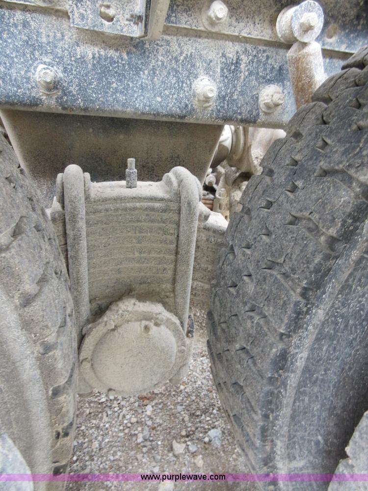 image for item D2498 1998 Mack CH613 semi truck