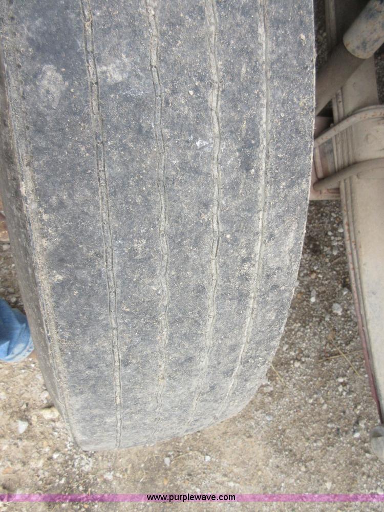 image for item D2498 1998 Mack CH613 semi truck