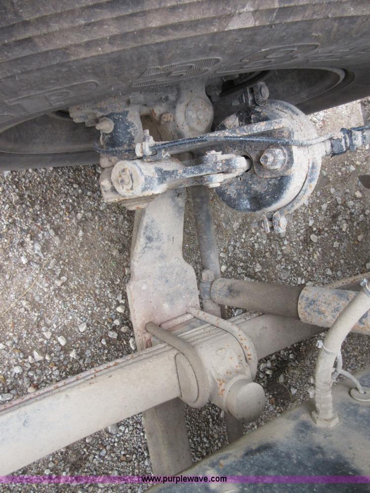 image for item D2498 1998 Mack CH613 semi truck