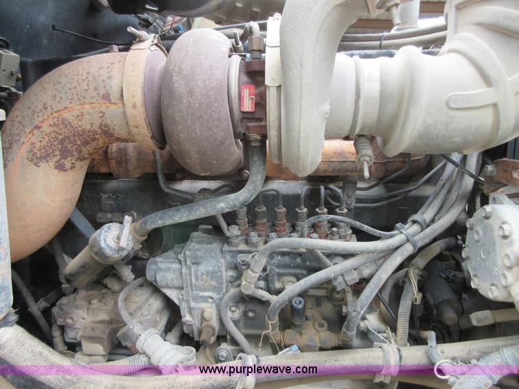 image for item D2498 1998 Mack CH613 semi truck