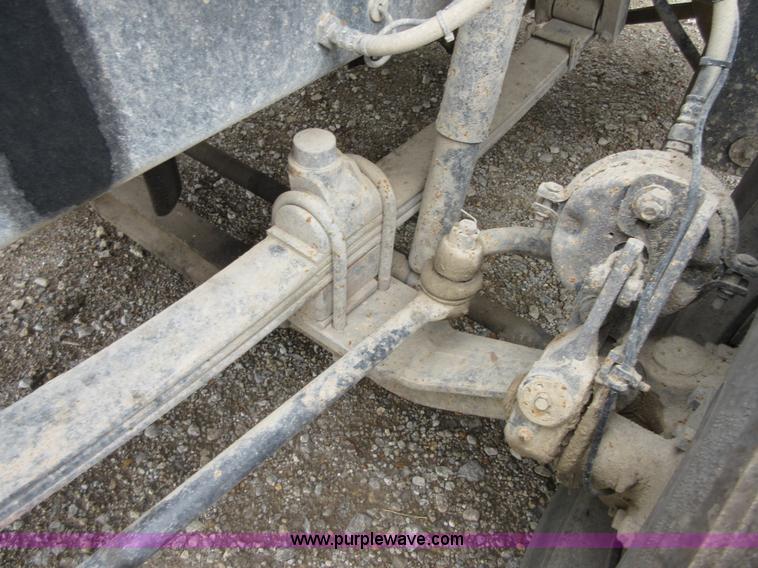 image for item D2498 1998 Mack CH613 semi truck