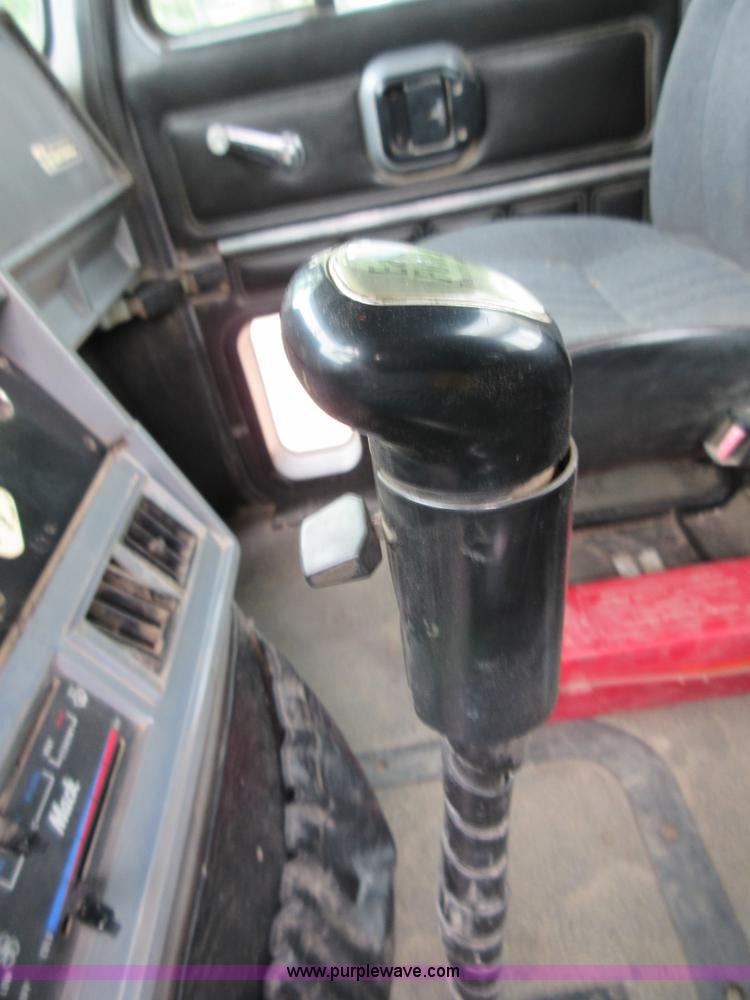 image for item D2498 1998 Mack CH613 semi truck