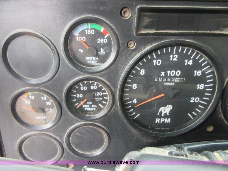 image for item D2498 1998 Mack CH613 semi truck