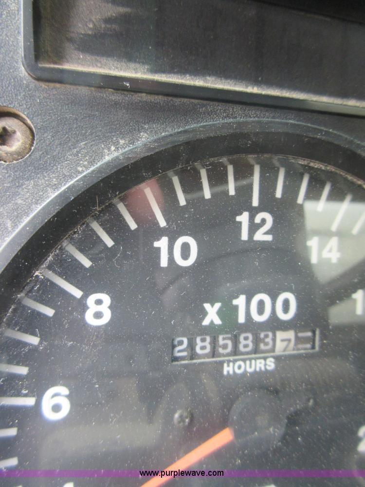 image for item D2498 1998 Mack CH613 semi truck