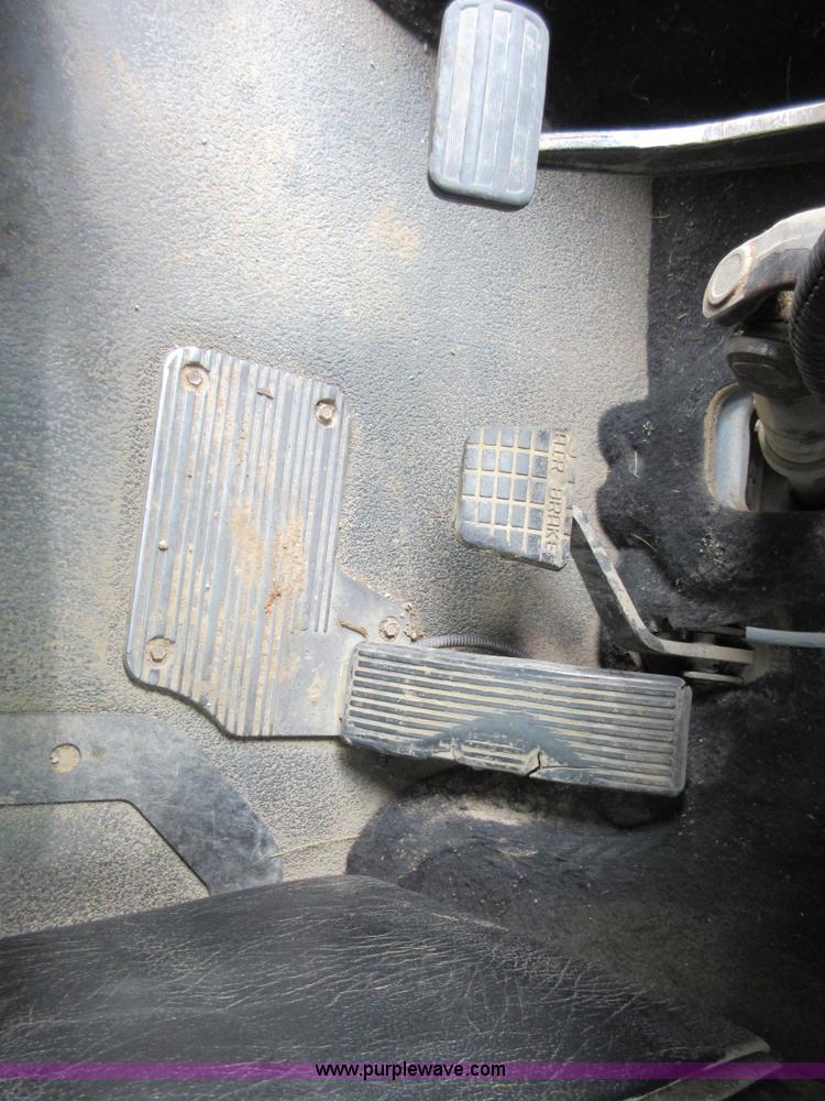 image for item D2498 1998 Mack CH613 semi truck