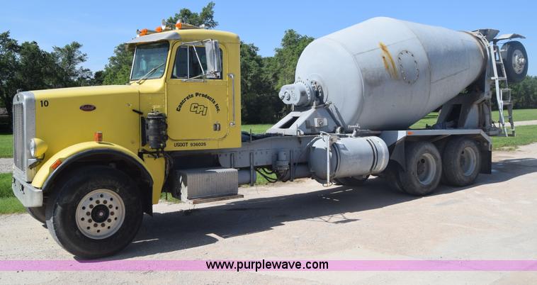 image for item F7889 1987 Peterbilt 349 mixer truck