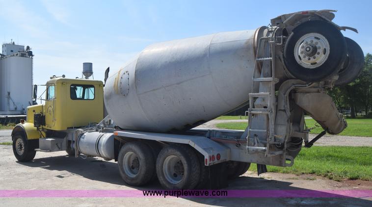image for item F7889 1987 Peterbilt 349 mixer truck