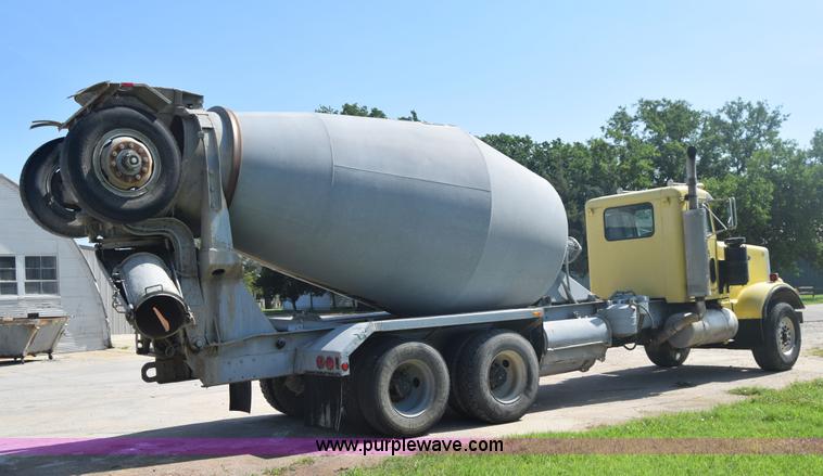 image for item F7889 1987 Peterbilt 349 mixer truck