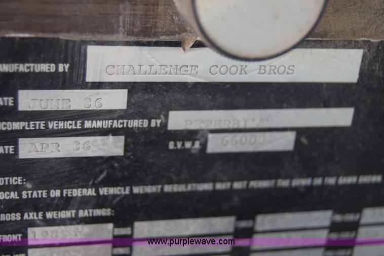 image for item F7889 1987 Peterbilt 349 mixer truck