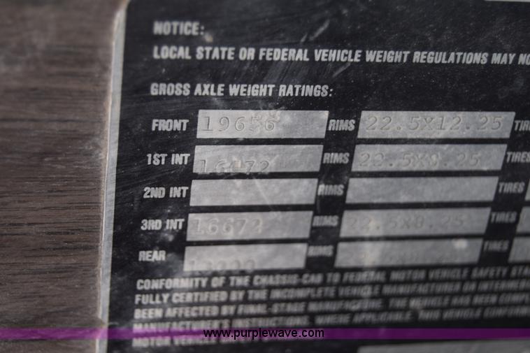 image for item F7889 1987 Peterbilt 349 mixer truck