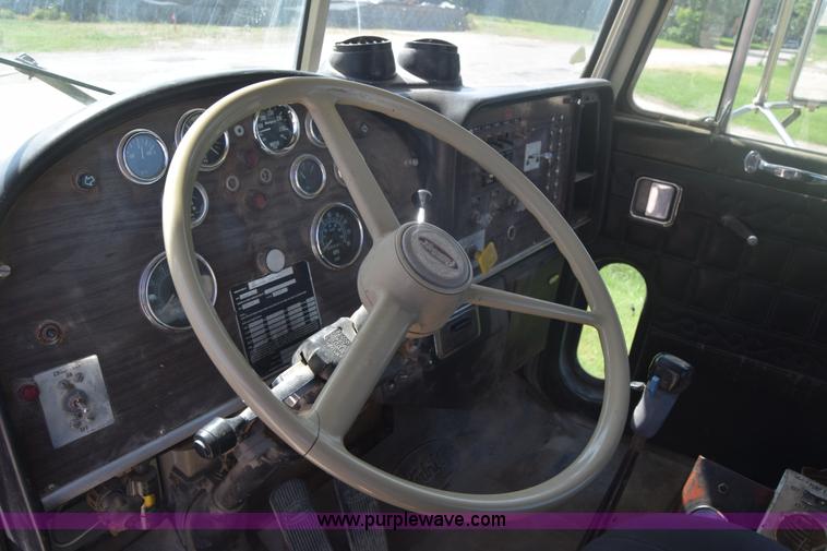 image for item F7889 1987 Peterbilt 349 mixer truck