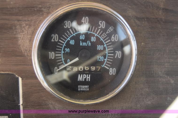 image for item F7889 1987 Peterbilt 349 mixer truck