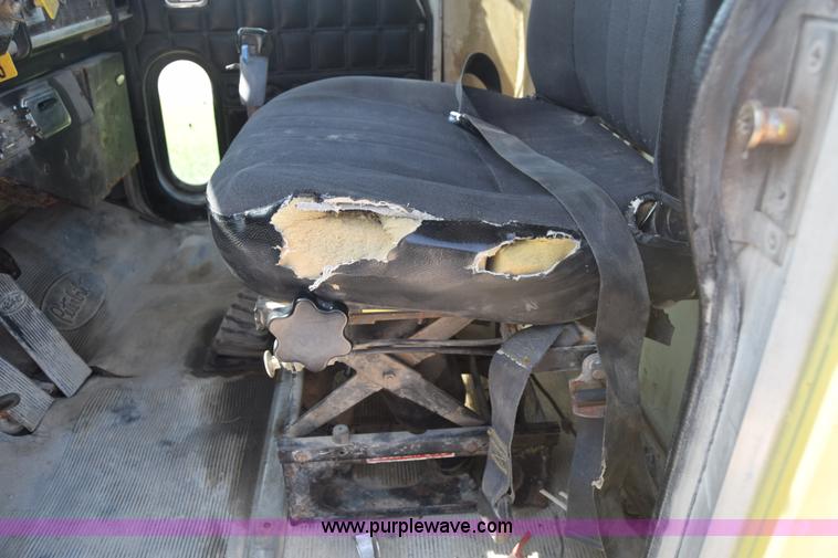 image for item F7889 1987 Peterbilt 349 mixer truck