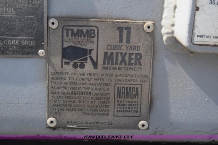 image for item F7889 1987 Peterbilt 349 mixer truck