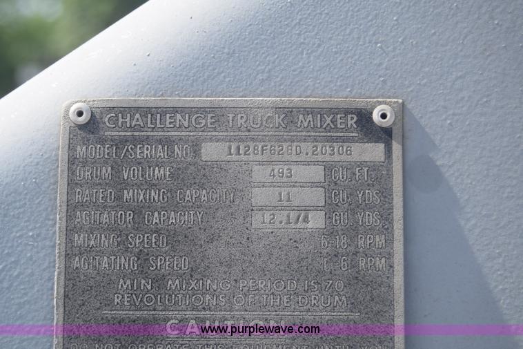 image for item F7889 1987 Peterbilt 349 mixer truck