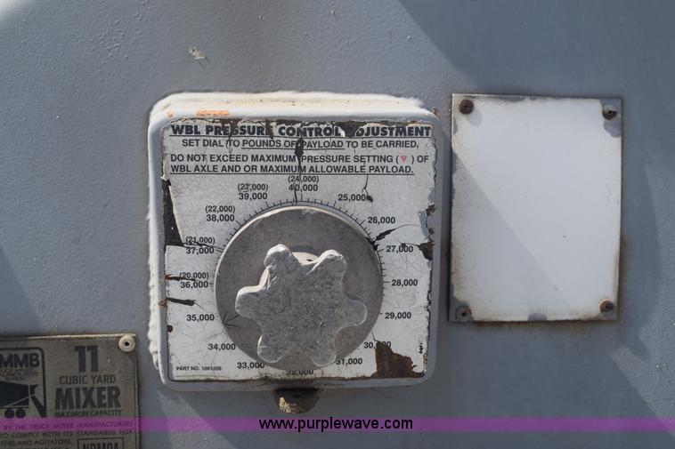 image for item F7889 1987 Peterbilt 349 mixer truck