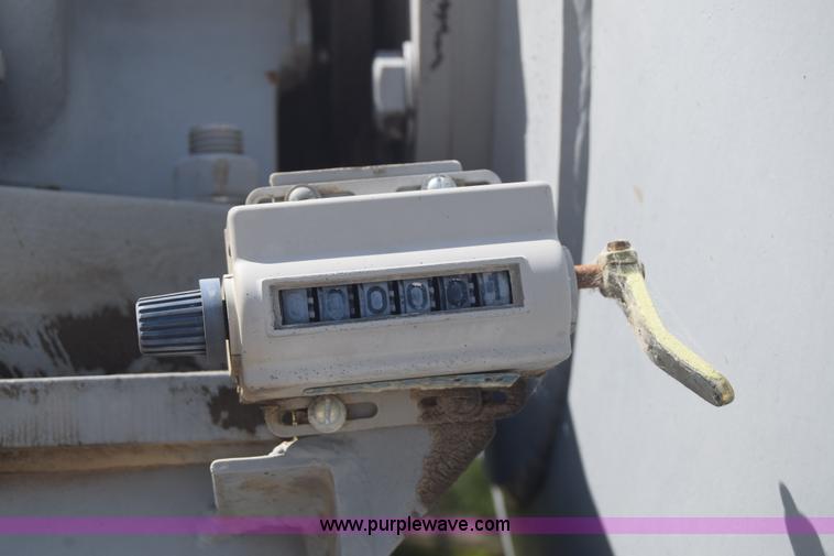 image for item F7889 1987 Peterbilt 349 mixer truck