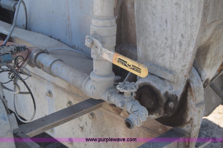 image for item F7889 1987 Peterbilt 349 mixer truck