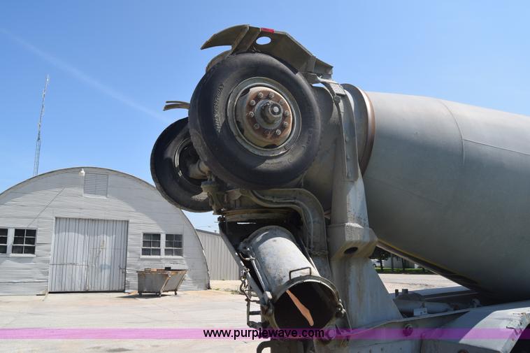 image for item F7889 1987 Peterbilt 349 mixer truck