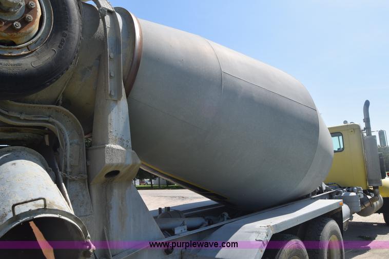 image for item F7889 1987 Peterbilt 349 mixer truck