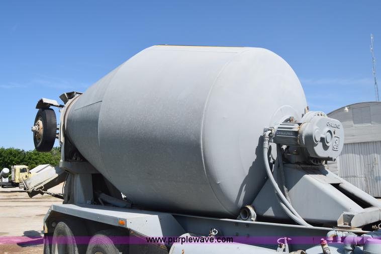 image for item F7889 1987 Peterbilt 349 mixer truck