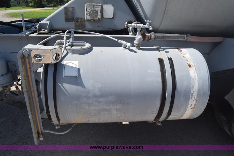 image for item F7889 1987 Peterbilt 349 mixer truck