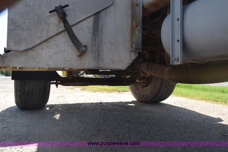 image for item F7889 1987 Peterbilt 349 mixer truck