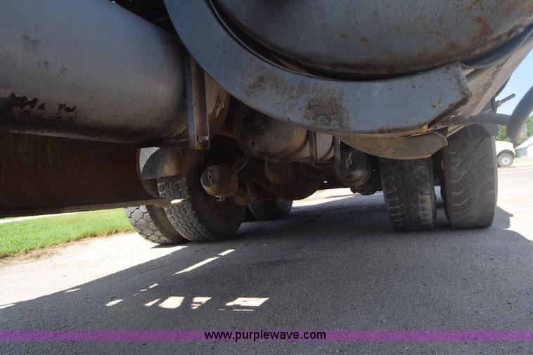 image for item F7889 1987 Peterbilt 349 mixer truck